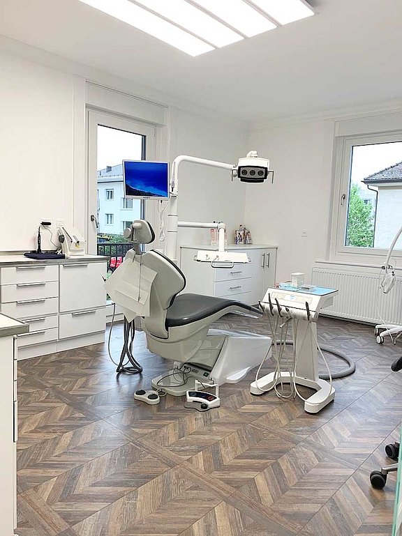 behandlungszimmer-1-zahnarztpraxis-dr-sylver-dr-unterfinger_orig.jpg 